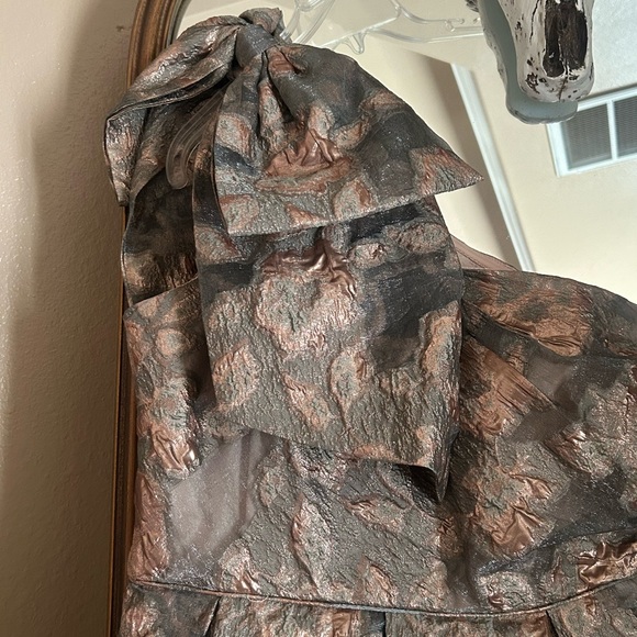 Donna Karan Metallic Floral One-Shoulder Gown - Picture 9 of 9